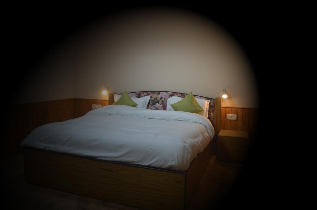 The Cliffe Hotel Mussoorie Bagian luar foto